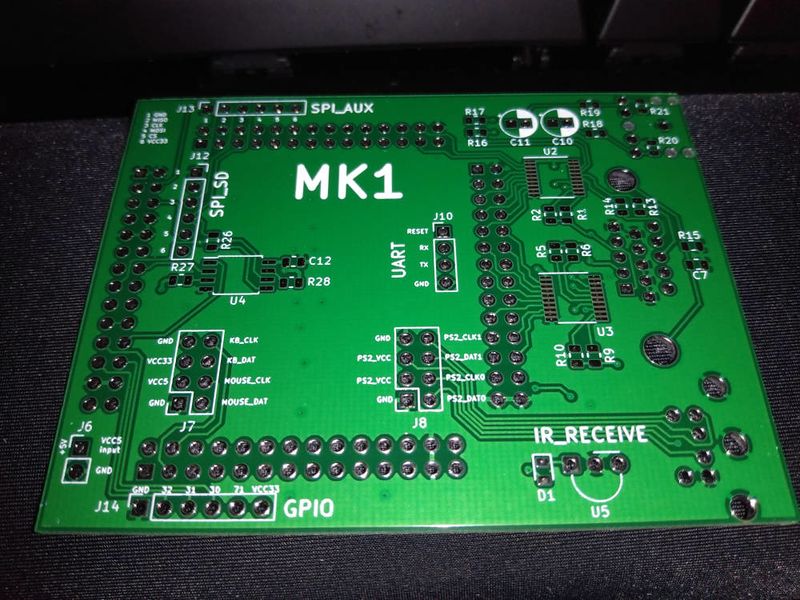 Datei:EP2C8F256-Maik Shield-05.jpg