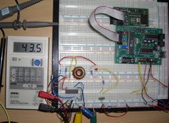 Platine mit Multimeter